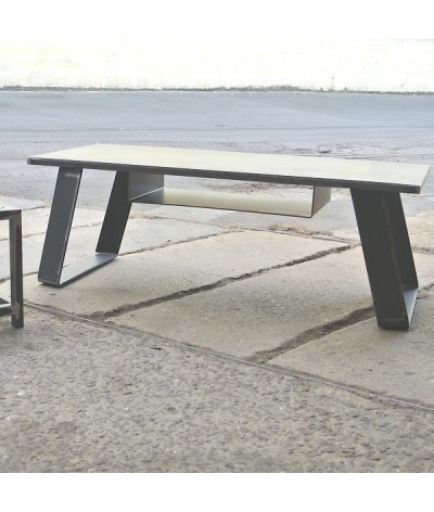 TABLE MAHE BY TERRE ET METAL