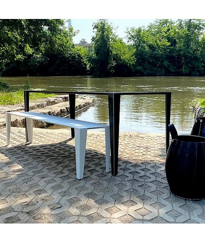 TABLE DE REPAS GAZELLE