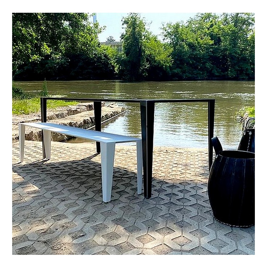 TABLE DE REPAS GAZELLE
