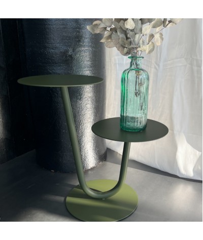 table d'appoint double-plateaux en métal couleur olive