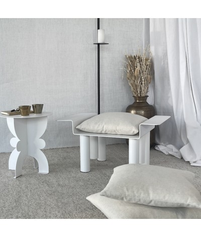 table d'appoint ronde en métal ou chevet ou tabouret et fauteuil ama couleur coton