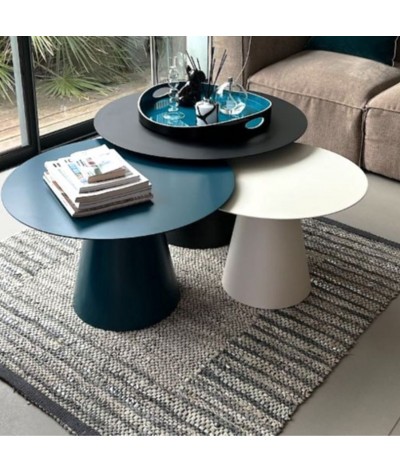 tables basses rondes en métal couleur bleu, charbon, et coton