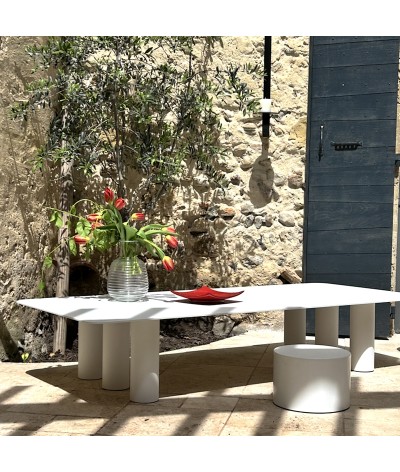 table basse Taga de jardin en métal couleur coton