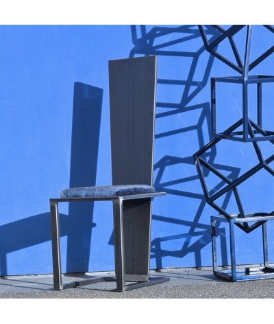 chaise niger en métal aspect acier naturel