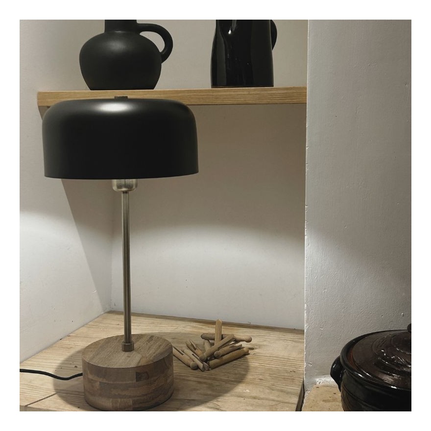 lampe à poser métal noir et manguier