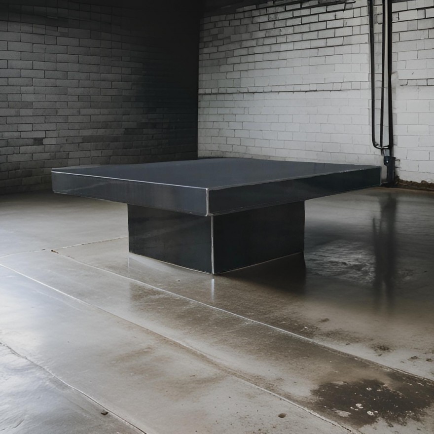 table basse industriel pur pied central