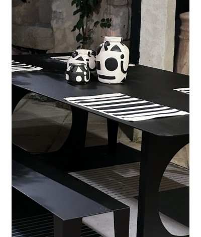 table de repas ou bureau en métal noir bioko