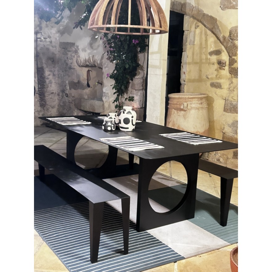 table de repas ou bureau en métal noir bioko