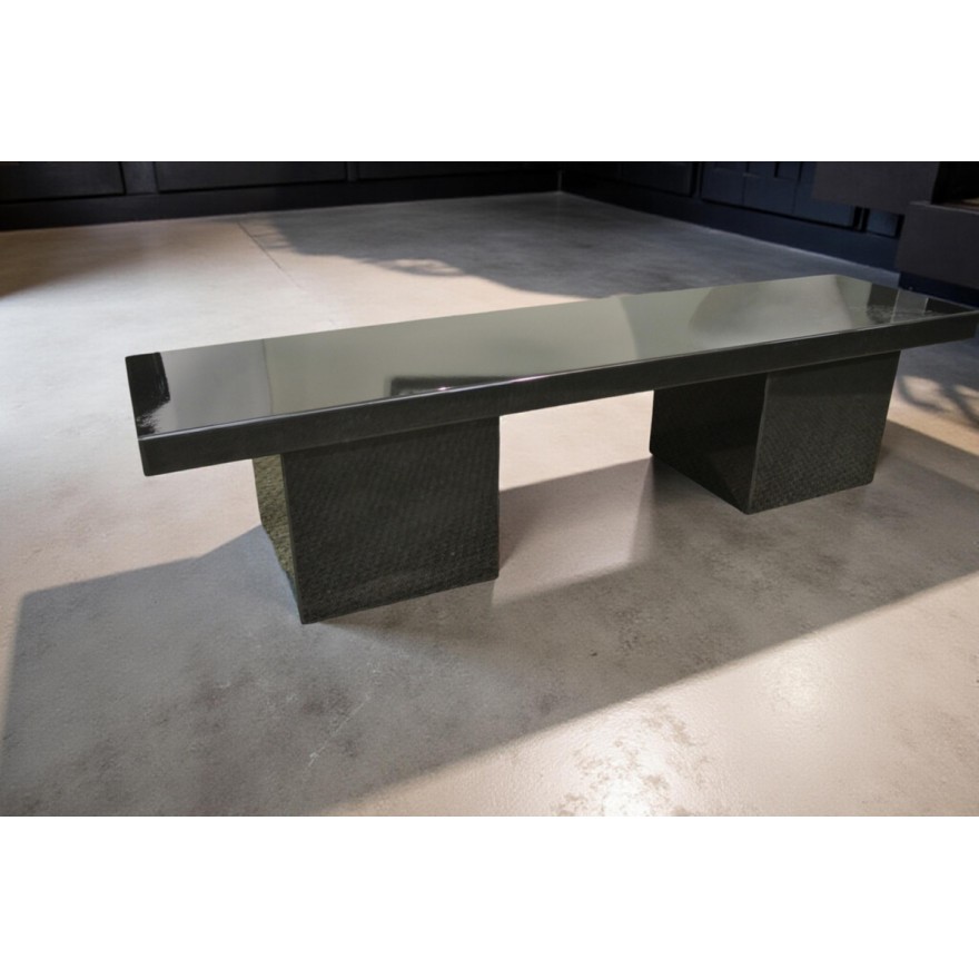 banc pur en métal noir