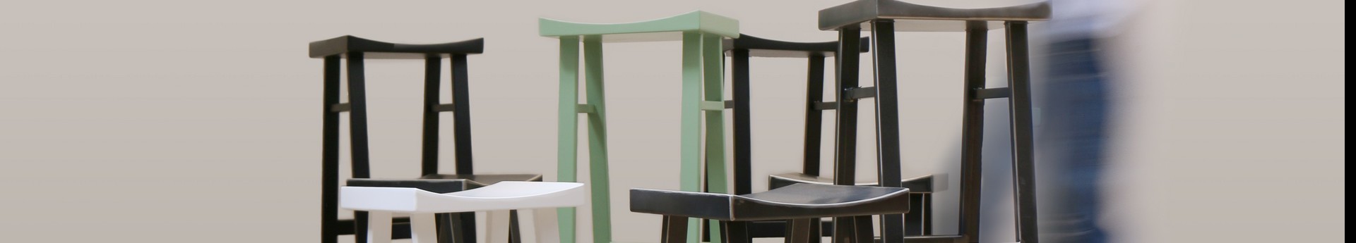 Collection unique de tabourets en métal, Imaginée par Terre et Métal